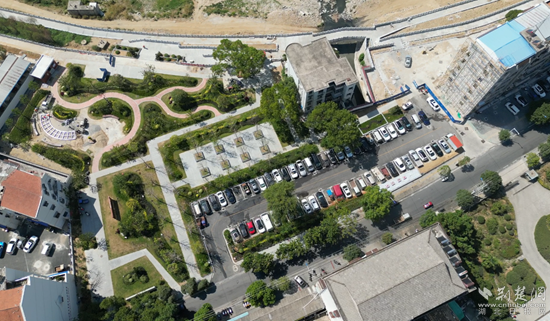 改造后的陵園社區(qū)沿河西路停車場(chǎng)及口袋公園_副本.png.png