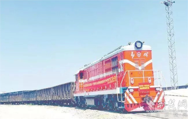 “麻城-寧波舟山港”海鐵聯(lián)運班列。(1).jpg